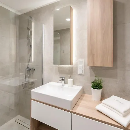 Chilliapartamenty - Designer Z Duzym Tarasem W Shellter & Kolo Kolobrzegu Daire